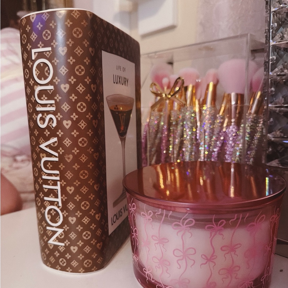 L V Book Vase